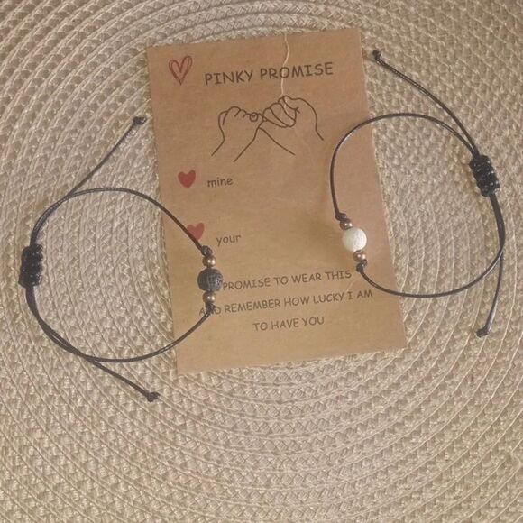 Cute‎ Pinky promise bracelets - Picture 1 of 3